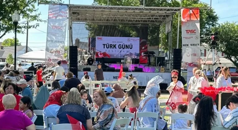 ABD'de yüzlerce kişi 'Türk Günü'nde buluştu