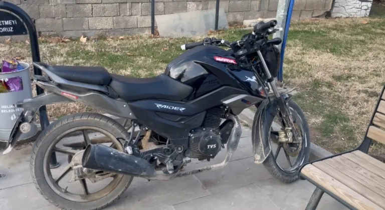 Adıyaman Polisi Çalınan Motosiklet Sahibine Hızlı Bir Şekilde Teslim Ederek Olayı Çözdü