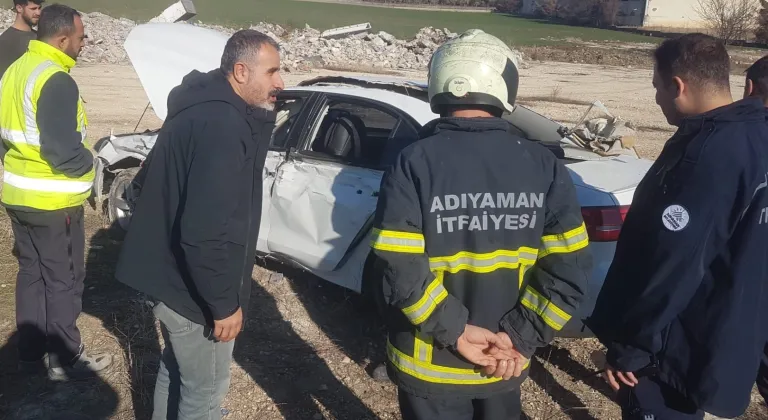 Adıyaman'da Araç Muayene İstasyonu Önünde Kaza! Ağır Yaralı Var