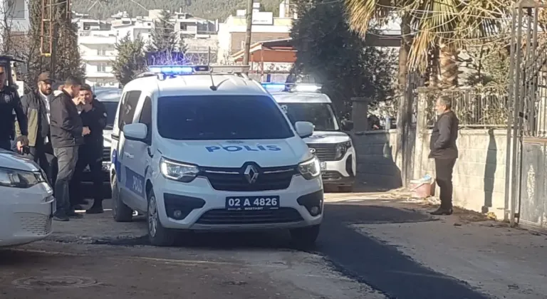 Adıyaman'da Bıçaklı Tehdit Skandalı! Kavga Çevredekileri Endişelendirdi