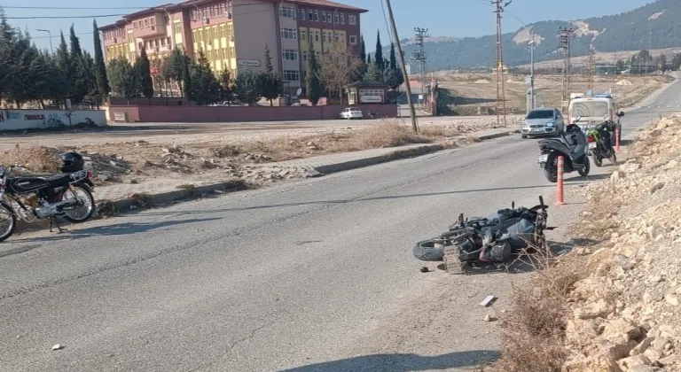 Adıyaman'da Motosiklet Kazası: Sürücü Ağır Yaralandı