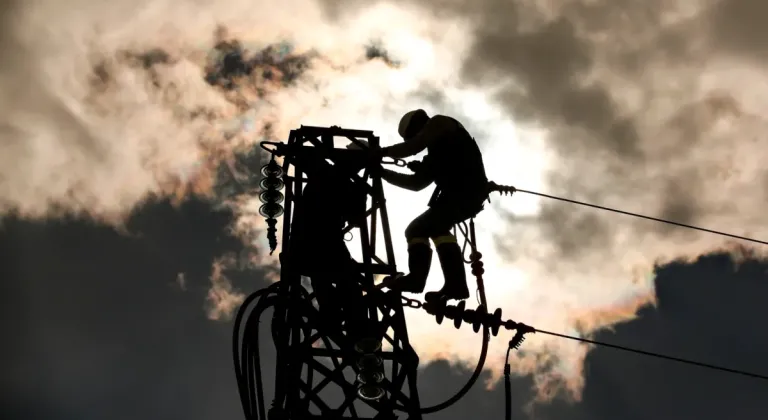 Akdeniz'de Aşırı Sıcaklar Elektrik Tüketimine Rekor Kırdırıyor