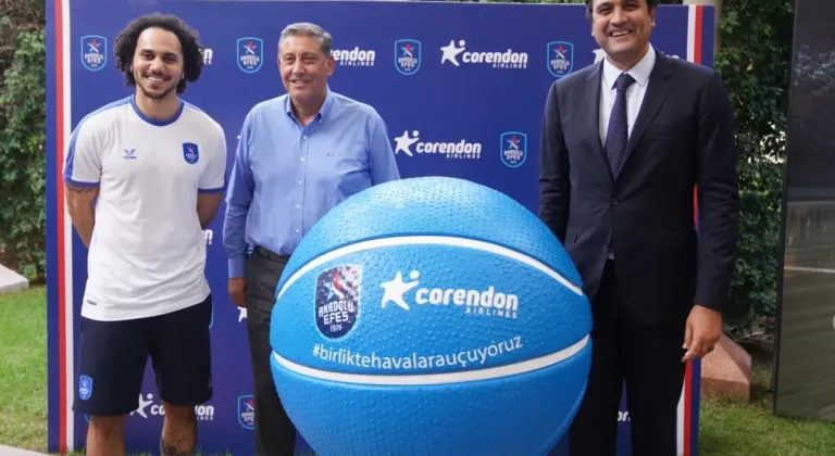 Anadolu Efes sponsorluk anlaşmasını yeniledi