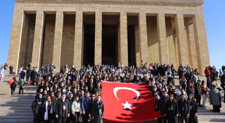 Anıtkabir Ziyaretçi Rekoru Kırdı: 6,5 Milyon Kişi Ata'nın Huzuruna Çıktı