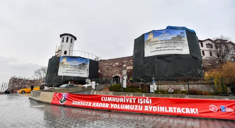 Ankara Kalesi'nde Tarihi Dokuyu Koruma Çalışmaları Devam Ediyor