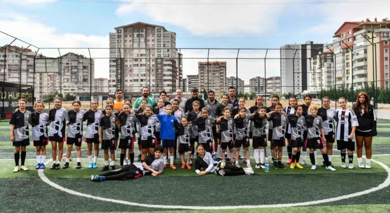 Ankara'da minik futbolcular için turnuva