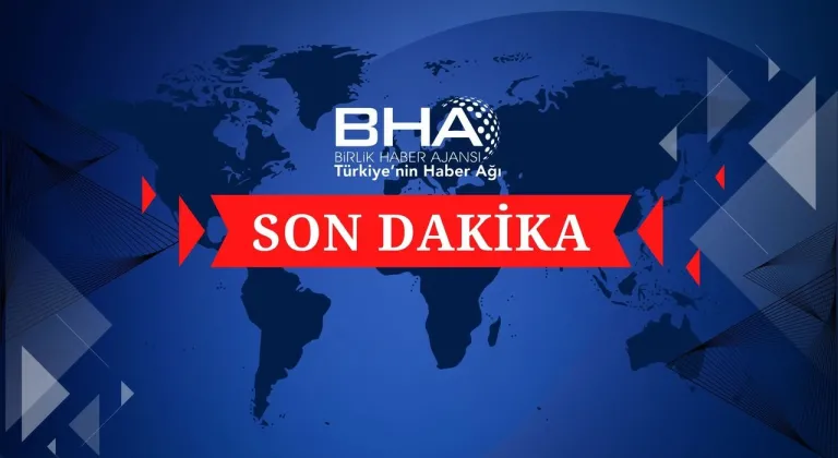 Antalya'da Tur Minibüsü Sulama Tankerine Çarptı: 6 Yaralı