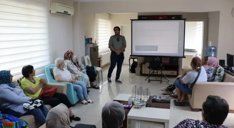 Asırlık Çınar Evinde İzmit'in Çınarlarına Önemli Seminer Gerçekleşti