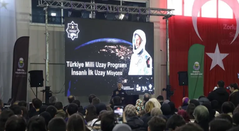 Astronot Alper Gezeravcı Bursa İnegöl’de öğrencilerle buluştu