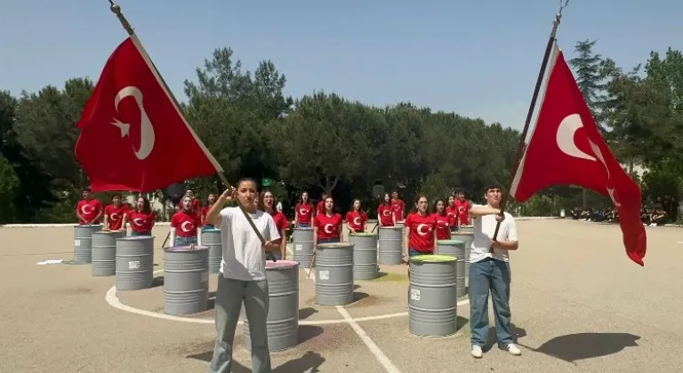 AVPAL öğrencilerinden muhteşem kutlama