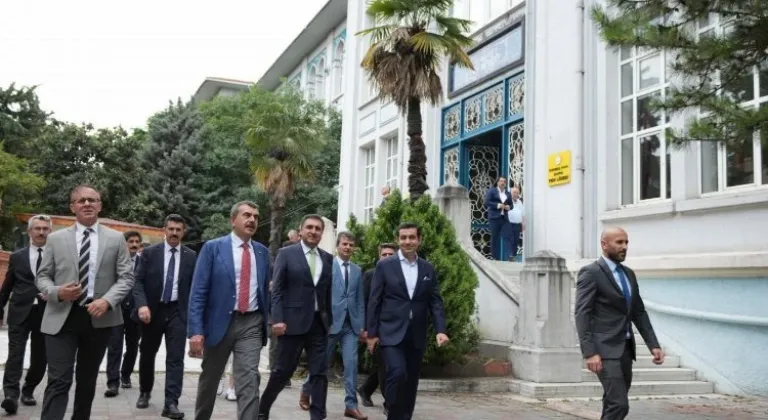 Bakan Tekin'den İstanbul'da Tarihi Okullarda Restorasyon İncelemesi