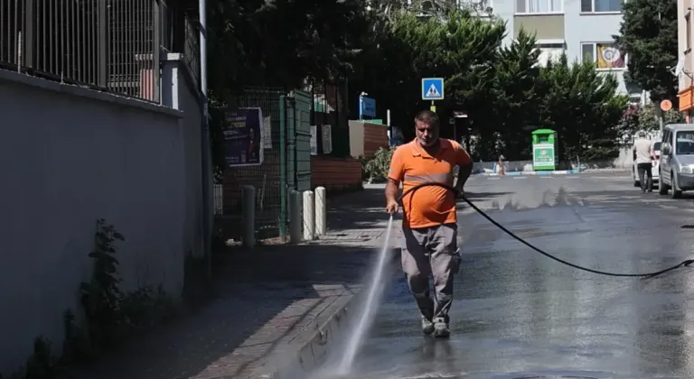 Bakırköy Belediyesi Temizlik İşleri Müdürlüğü Çalışmalarını Hız Kesmeden Sürdürüyor