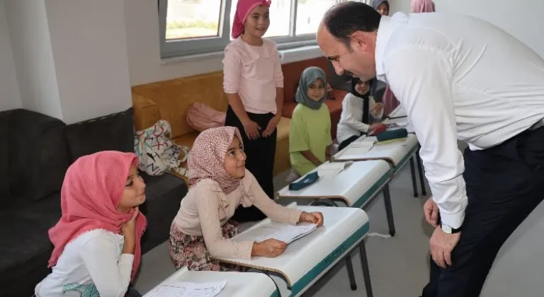 Başkan Altay, Konya'nın Ladik Mahallesi'nde Öğrencilerle Buluştu