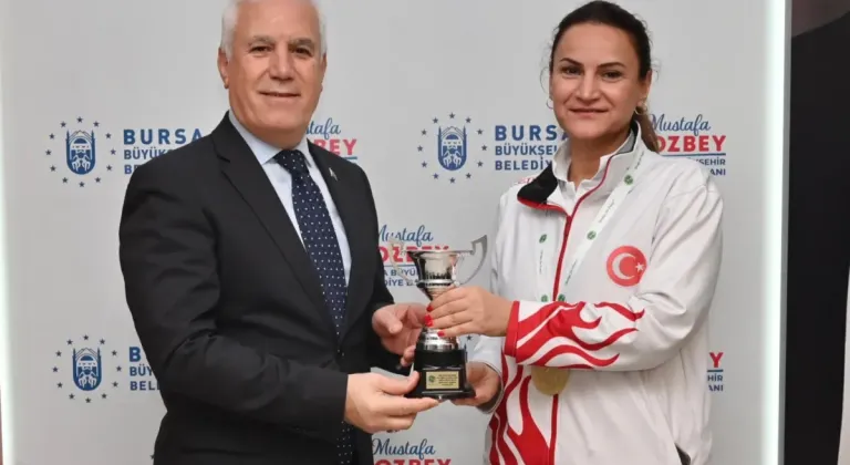 Başkan Bozbey dünya şampiyonu Dilek Yavaş’ı ağırladı