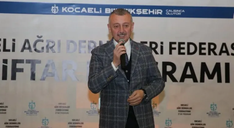 Başkan Büyükakın, Ağrı ve Trabzon Derneklerinin İftar Programlarına Katıldı