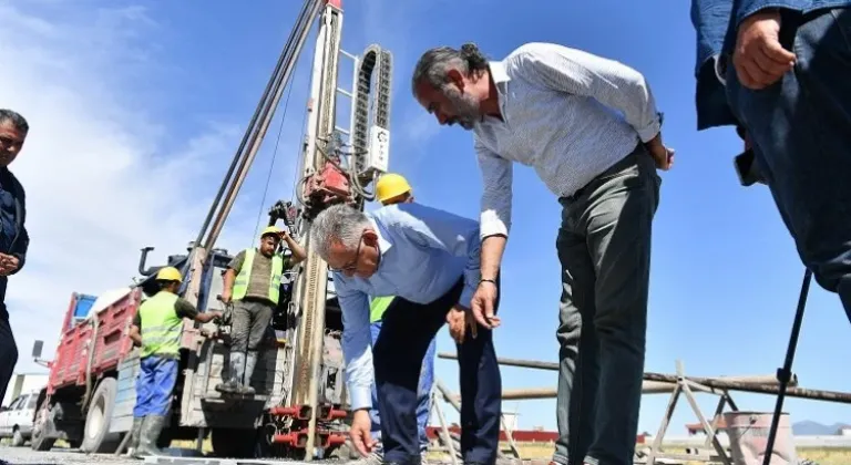 Başkan Büyükkılıç: Kayseri'nin Zeminini Röntgen Çekiyoruz