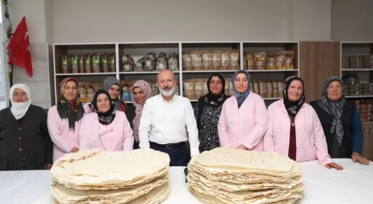 Başkan Çolakbayrakdar, “Kırsal mahallelerde örnek hizmetlere imza atıyoruz”