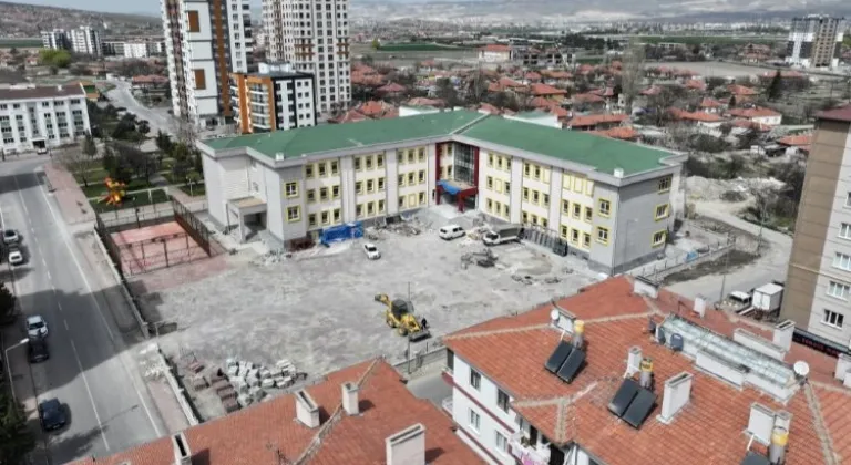 Başkan Çolakbayrakdar, Yüksek Standartlarda Modern Okulu İnceledi