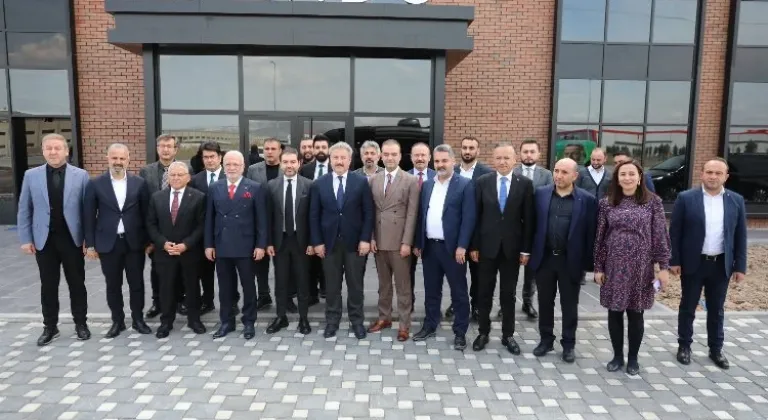 Başkan Palancıoğlu, Kayseri Serbest Bölge'deki Fabrikaları Ziyaret Etti