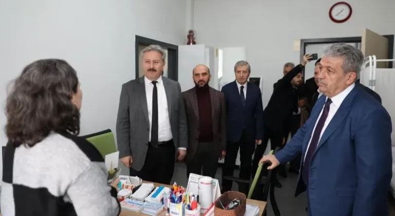 Başkan Palancıoğlu'nun 14 Mart Tıp Bayramı Ziyareti Sağlık Çalışanlarını Mutlu Etti