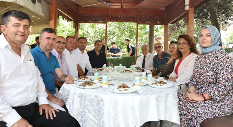 Başkan Şadi Özdemir, Beşevler Taksi Durağı'nı Ziyaret Ederek Esnaf İle Buluştu