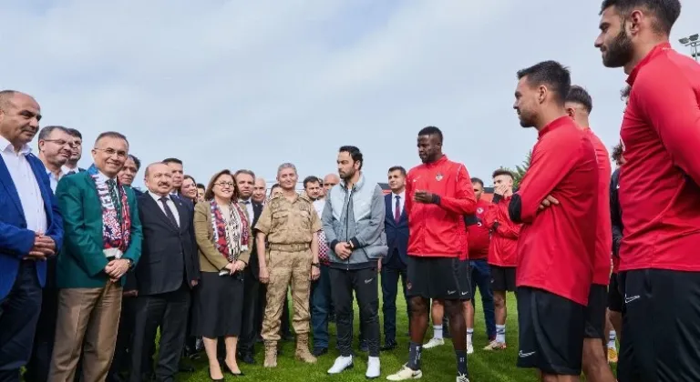 Başkan Şahin’den Gaziantep FK'ya moral ziyareti!