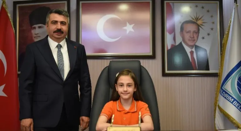 Başkan Yılmaz'dan Miniklere Sürpriz Ziyaret: Yıldırımlı minikler yönetici koltuğuna oturdu