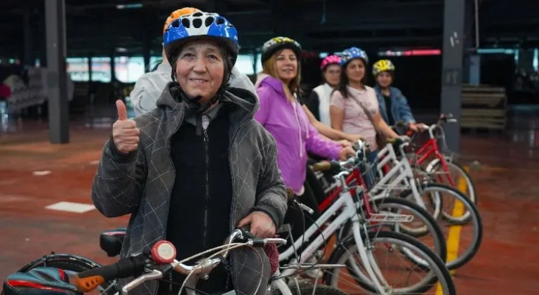 Beylikdüzü’nde “pedallar kadınlar için dönüyor”