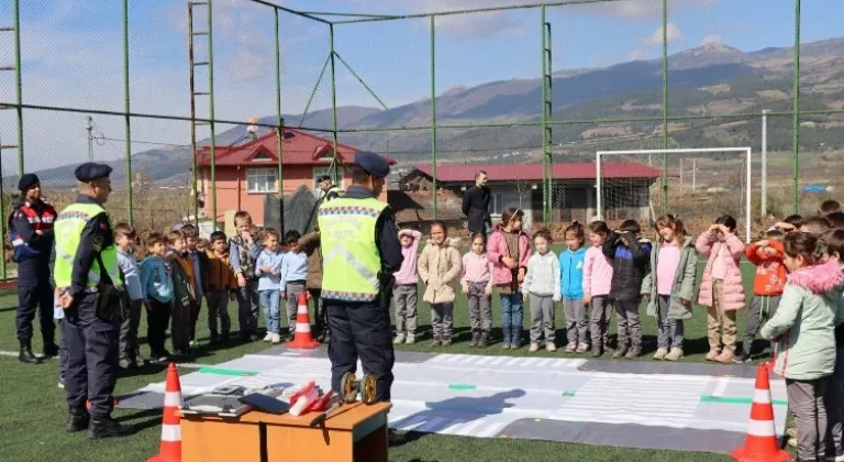 Bilecik'in Osmaneli ilçesinde miniklere jandarma eğitimi verildi