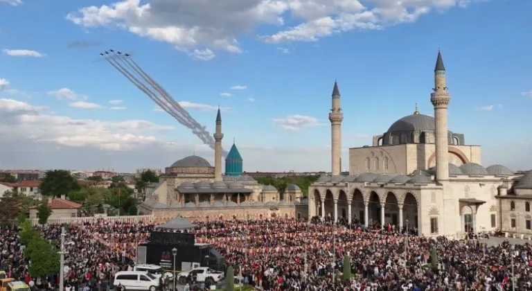 Binlerce Konyalı 'Teşrif-i Mevlana'da