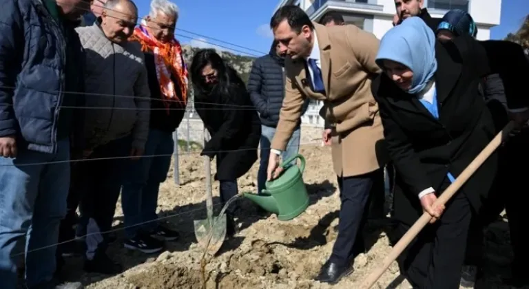 Bornova Misket Üzümü İçin Önemli Adım: İlk Fidanlar Toprağa Dikildi