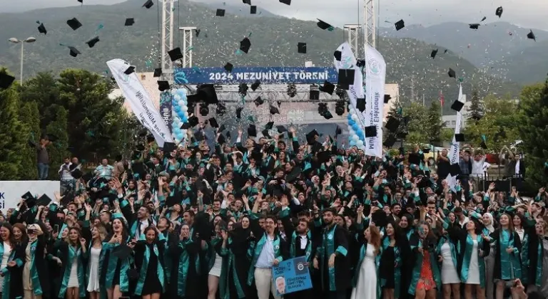 BTÜ'den Heyecan Verici Haber: Yeni Mezunlarını Verdi!