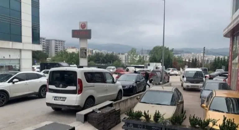 Bursa'da Acil Durumlarda Ambulans ve İtfaiyeleri Engelleyen Otopark Sorunu