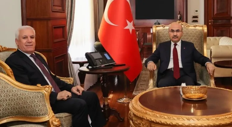Bursa Büyükşehir Belediye Başkanı Bozbey, Vali Demirtaş'a İlk Ziyaretini Gerçekleştirdi