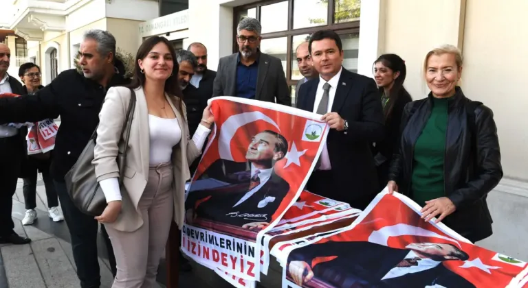 Bursa Osmangazi'de 10 bin Ata Posteri dağıtılıyor