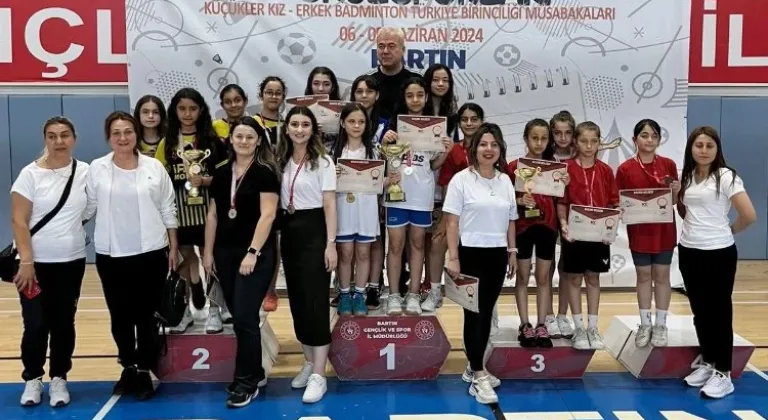 Bursa Osmangazili badmintonculardan Türkiye şampiyonluğu