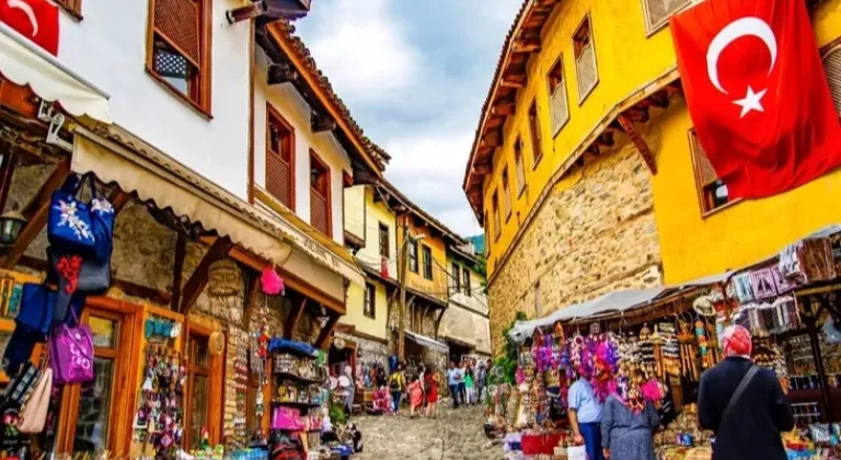 Bursa Tarih ve Doğa Turizmiyle Ziyaretçi Akınına Uğruyor