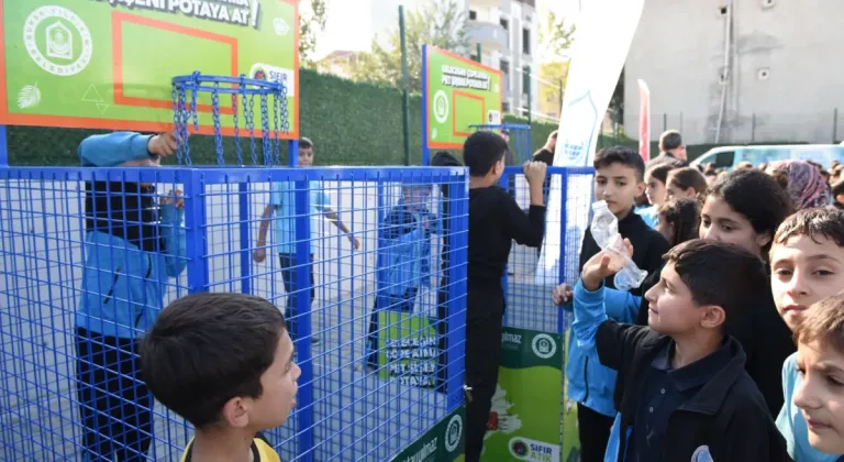 Bursa Yıldırım'da çocuklar şişeleri potaya smaçlıyor