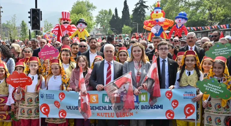 Bursa'da 23 Nisan Coşkusu: Çocuklar Şenliklerle Bayramı Kutladı!
