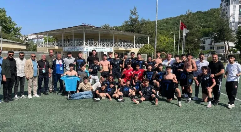 Bursa'da Gemlik Belediyespor U-17 Elit Lig şampiyonu!