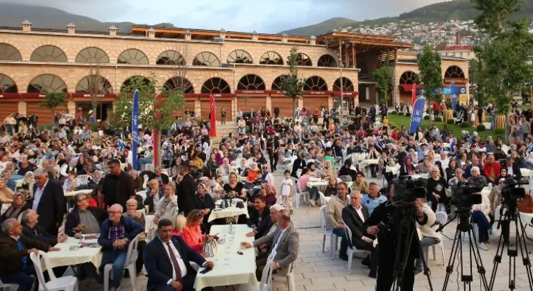 Bursa'da tarihi hanlarda 'kahve' buluşması