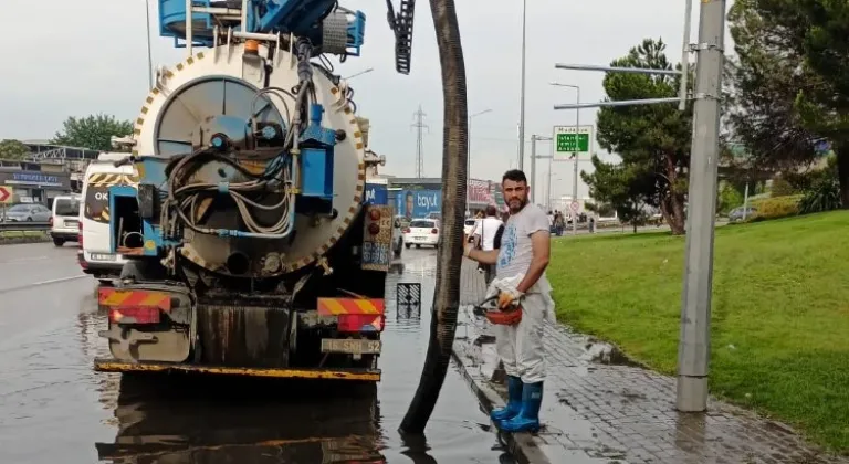 Bursa'da Yağmur Felaketi: Belediye Ekipleri Anında Müdahale Ediyor