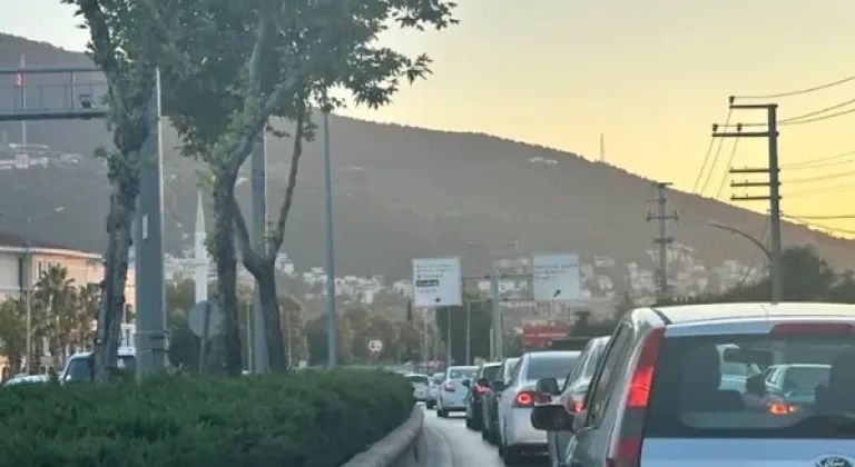 Bursa'nın Tatil Trafik Çilesi: Mudanya Yolu Kilitlendi!