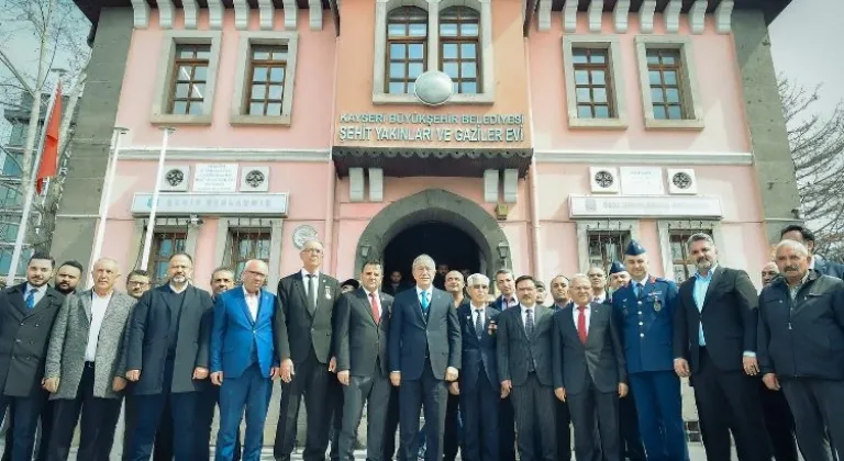 Büyükkılıç, Çanakkale Şehitleri Anma Günü Töreninde Boy Gösterdi