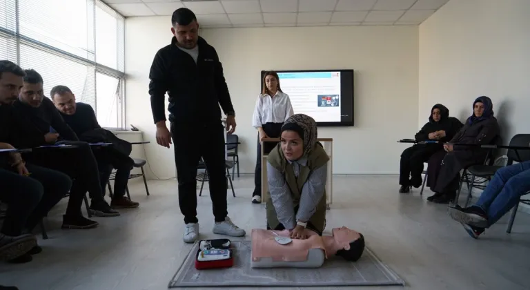 Kahramanmaraş Büyükşehir Belediyesi Personellerine Hayat Kurtaran Eğitim Verdi