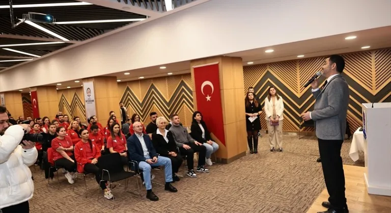 Denizli Büyükşehir Belediyesi Sporculara Performans ve Motivasyon Eğitimi Verdi