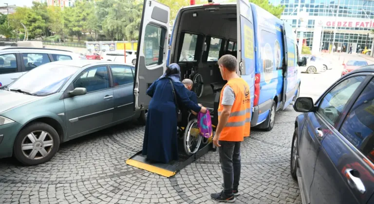 Çayırova'da Engelli ve Yaşlı Bireylere Hasta Nakil Hizmeti Sağlanıyor