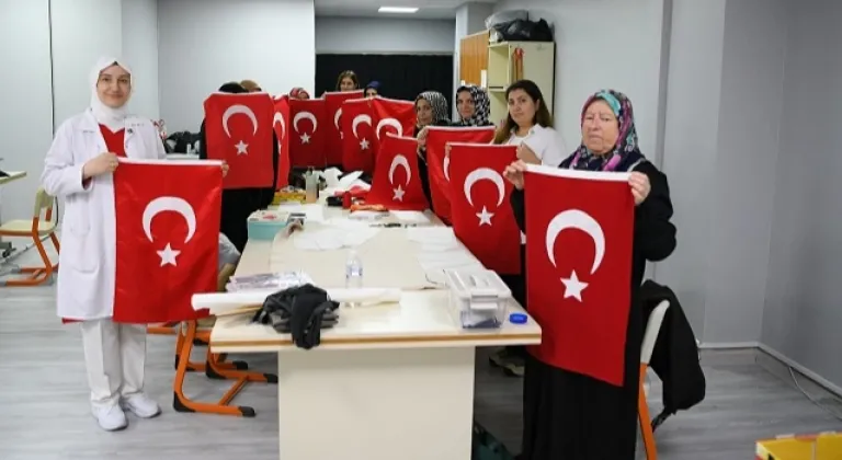 Çayırovalı kursiyerler bayrakları Cumhuriyet'e hazır edecek