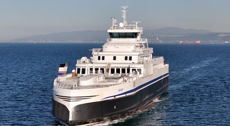 Çevre Dostu Feribot Hinnøy Kuzeye Yolculuğa Çıktı: Norveç'in İlk Batarya Destekli Feribotu!