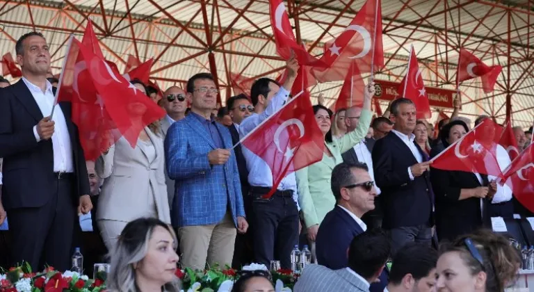 CHP Lideri Özgür Özel Edirne'de Tarihi Güreşlere Katıldı